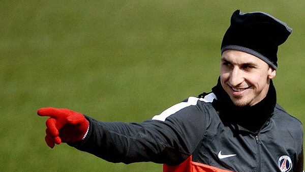 Zlatan'dan sıra dışı bir gol daha!