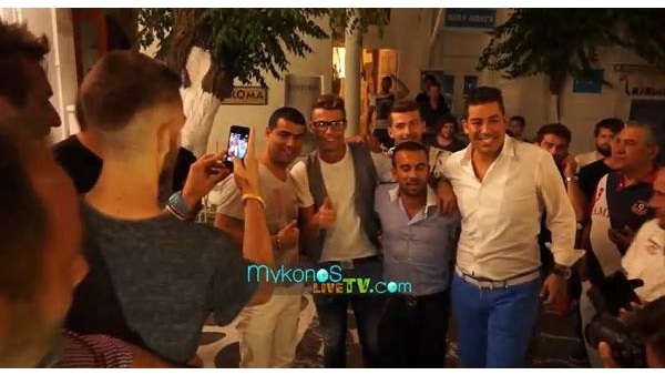 Paparazziler Ronaldo'nun peşinde