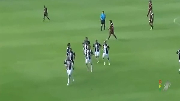 Slovak Ligi'nde bir ilginç olay! Gole sevineyim derken...