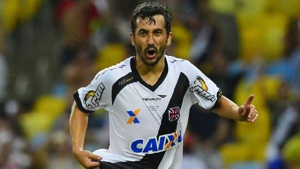 Kaleciyi çaresiz bırakan harika frikik golü