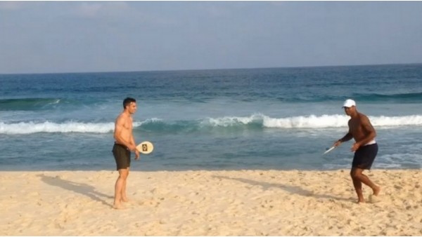 Robin Van Persie, Kluivert İle Stres Attı!