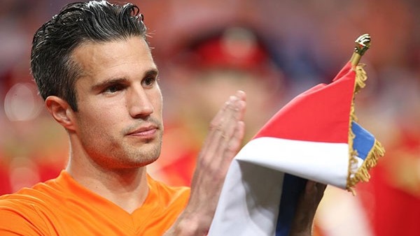 Dünya Van Persie'yi konuşuyor