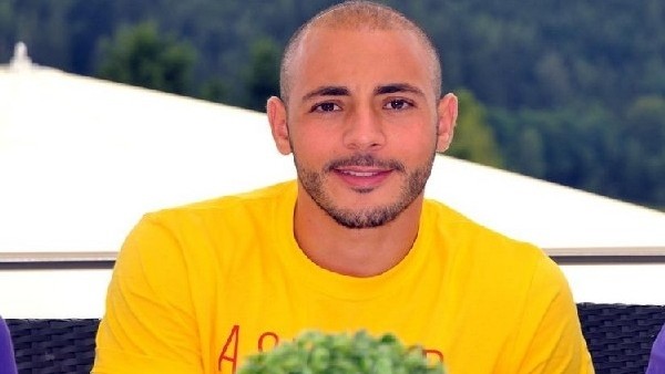 Amrabat basının karşısında