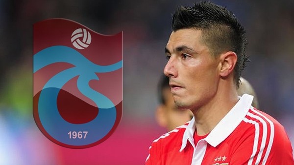 Trabzonspor, Cardozo'yu açıkladı