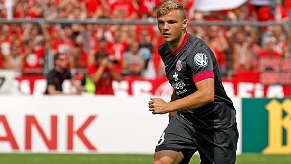 120. dakikada orta sahadan atılan inanılmaz gol