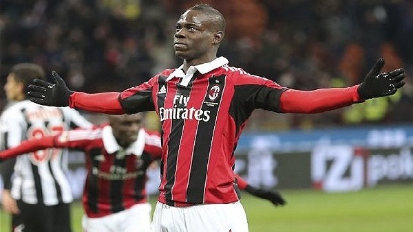 Balotelli'den muhteşem frikik golü