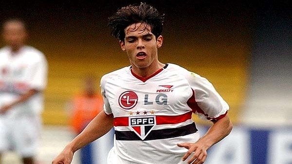 Kaka rezil oldu! Öyle bir çalım yedi ki...