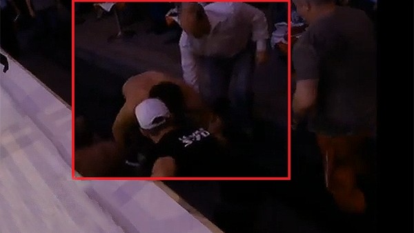 Yere düşen boksörleri Putin topladı!