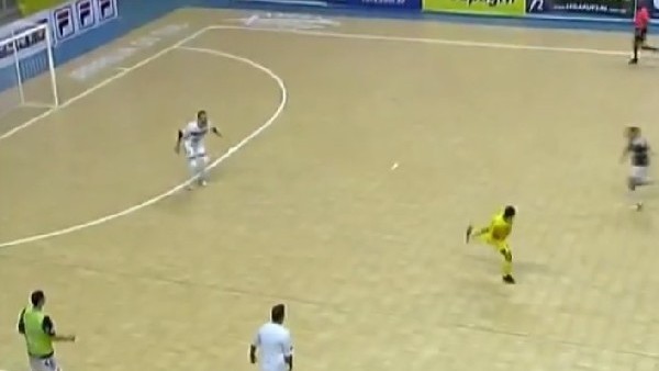 Futsal maçında sıra dışı bir gol