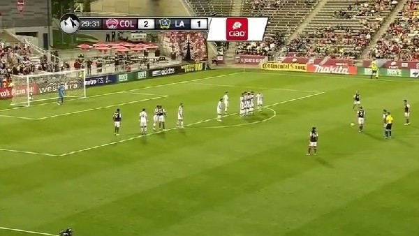 Resmen kaleye ateş etti! Muhteşem frikik...