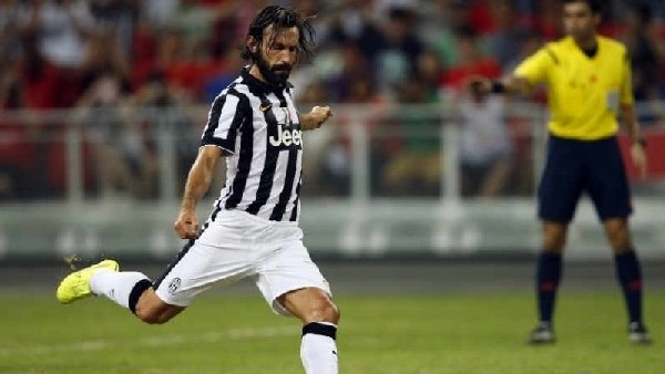 Pirlo'dan akıl dolu bir frikik! Enfes...