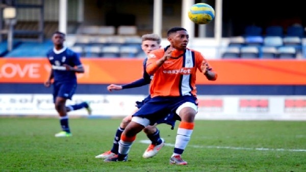 18'lik genç örümcek ağlarını aldı!