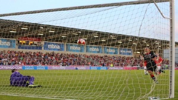 Ryan Giggs'den çılgın bir panenka!