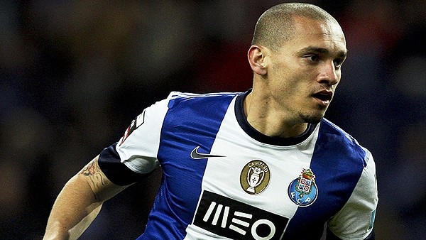 Beşiktaş'ta sağ beke Portolu aday...