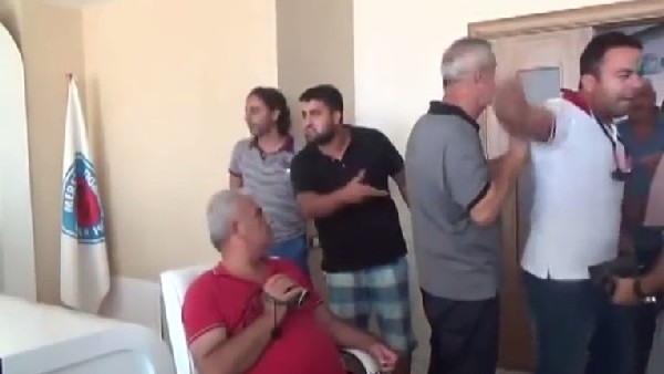 Rıza Çalımbay'ın toplantısında kavga!