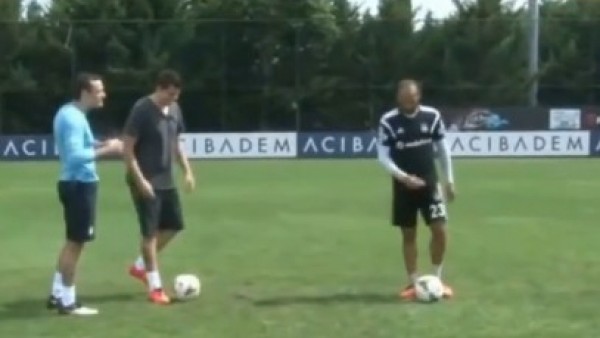 Cenk Tosun'dan frikik dersleri