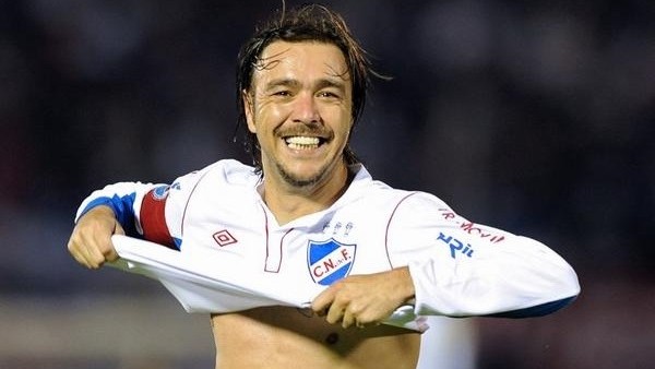 38 yaşındaki Recoba kornerden müthiş attı