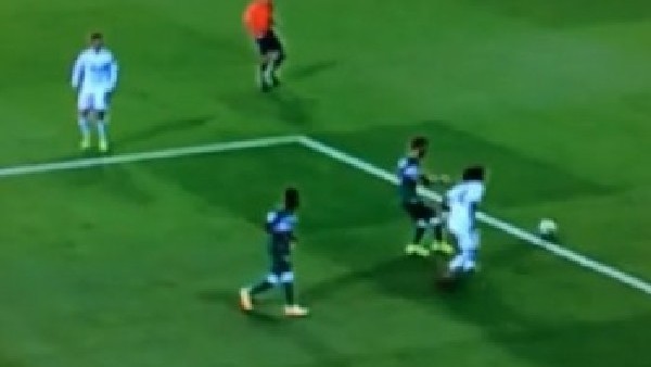 Şaka gibi penaltı! Böylesini görmediniz...