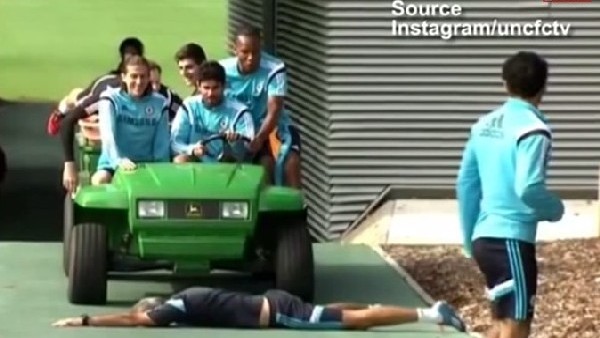 Drogba istedi Diego gaza bastı!