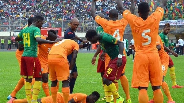 Psg'li Aurier Sakatlığıyla Korkuttu!