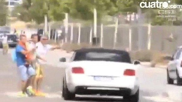 Gareth Bale'in arabasına tekme!...