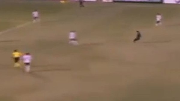 Kaleye adeta roket yolladı! Müthiş gol...