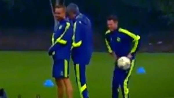 Mourinho antrenmanda şaka yaparsa...