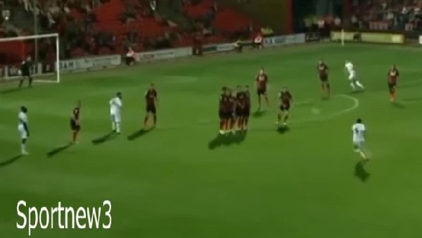 İtalyan savunmacıdan Championship'i sallayan gol!