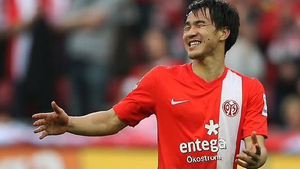 Okazaki'yi Bundesliga tarihine geçiren gol
