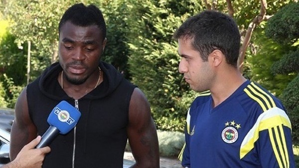 Emenike taraftarlardan özür diledi