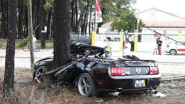 Yıldız oyuncu bu araçtan sağ çıktı!