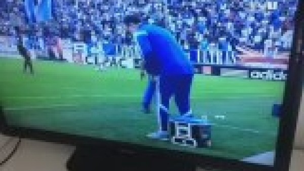 Marsilya teknik direktörü sıcak kahve bardağının üstüne oturursa...