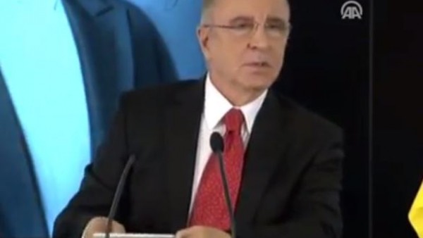 Ünal Aysal'ın basın toplantısında korkutan olay