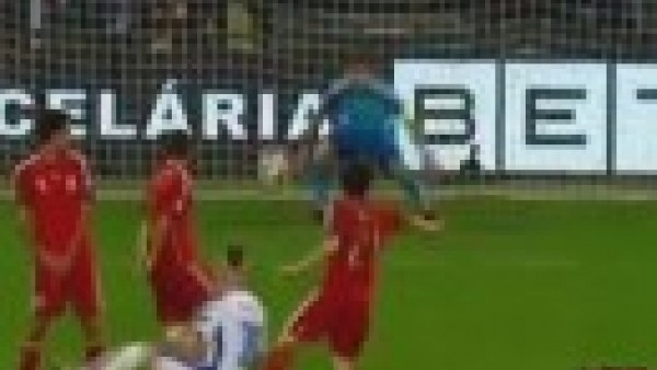 Ne yaptın Casillas? Yediği gol hayret ettirdi...