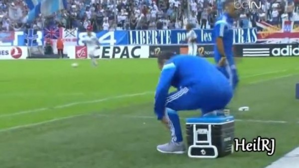 Marcelo Bielsa sıcak kahvenin üzerine oturuyor