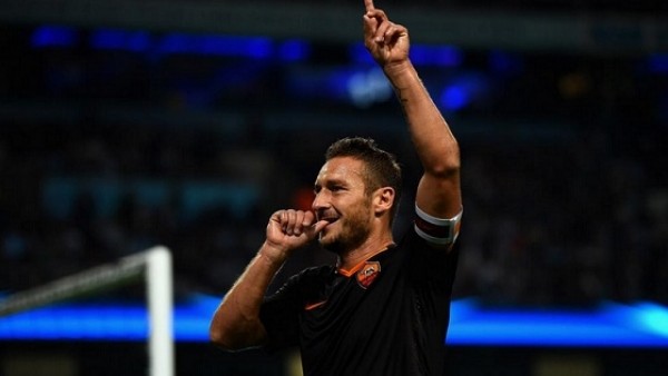 Totti bu golle tarihe geçti!