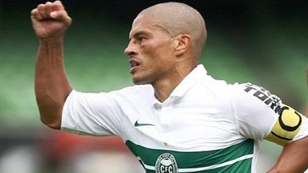 Alex'ten harika kontrol ve şık gol