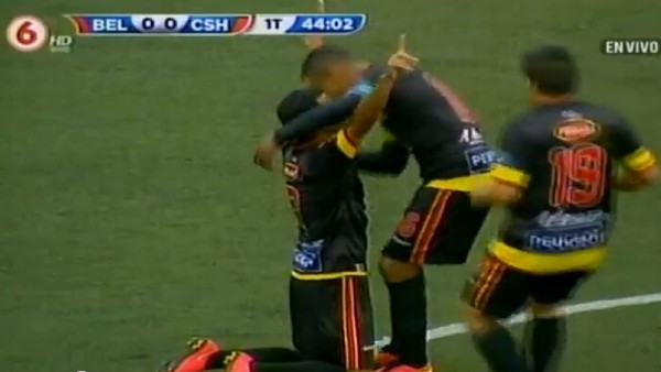 Orta sahadan ÇILGIN bir gol!