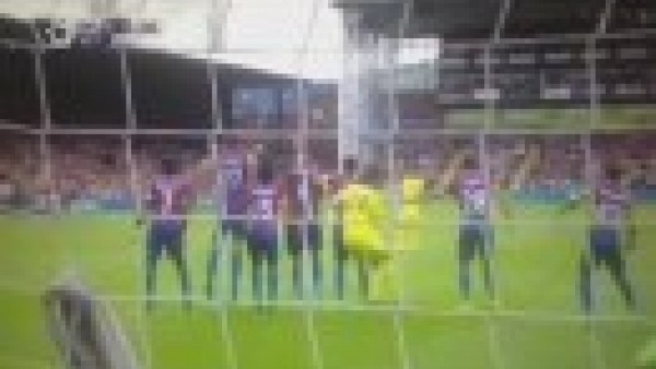 Oscar'dan şahane frikik golü!