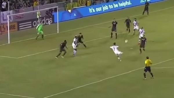 Robbie Keane affetmiyor!...