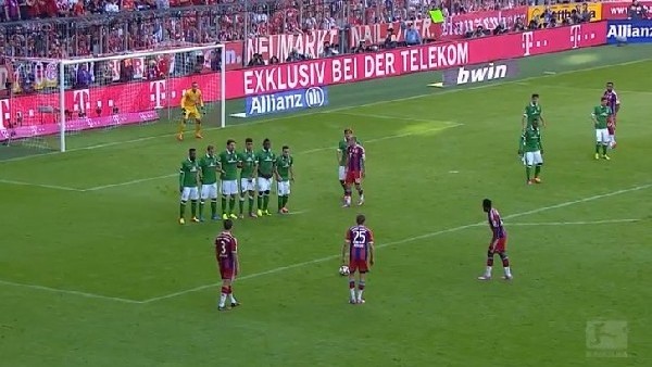 Xabi Alonso'dan akıl dolu frikik golü