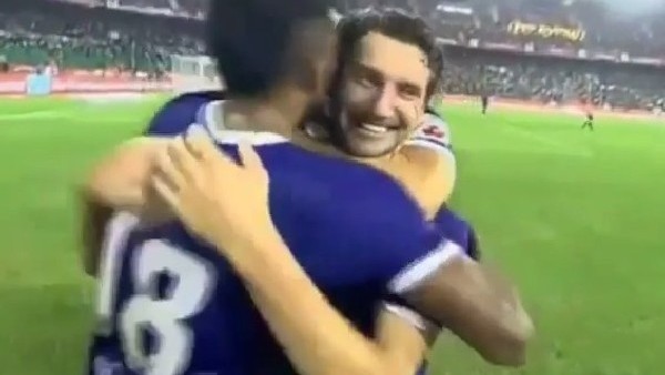 Elano, Hindistan'da şov yaptı! 2 gol...