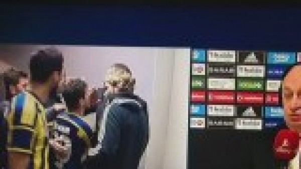 Slaven Bilic ile Emre devre arası birbirlerine girdi!