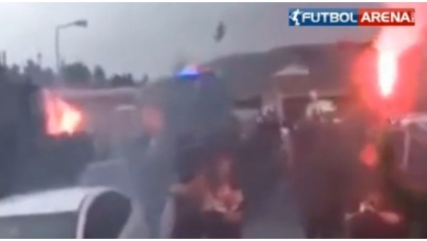 Beşiktaş meşalelerle uğurlandı