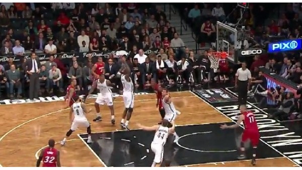 NBA'de genç oyuncudan muhteşem asist