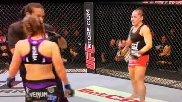 Kulak kopartan yumruk!...