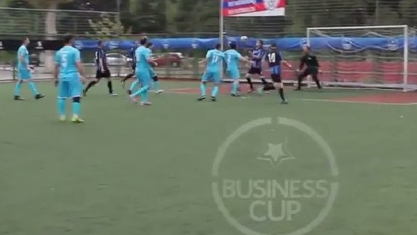 Halı sahada muhteşem gol