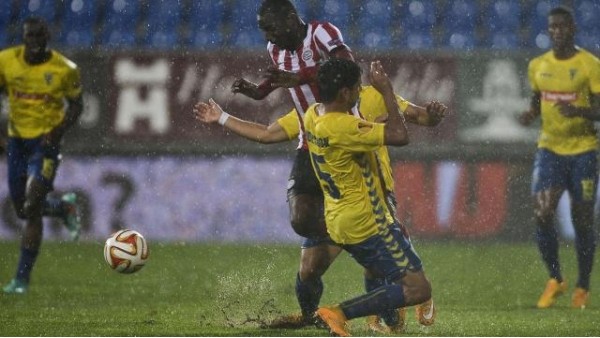 Estoril-PSV maçı yağan yağmur yüzünden yarıda kaldı