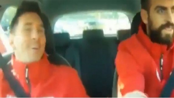 Pique gaza bastı Messi uçukladı