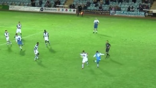 15 yaşındaki oyuncudan muhteşem bir gol